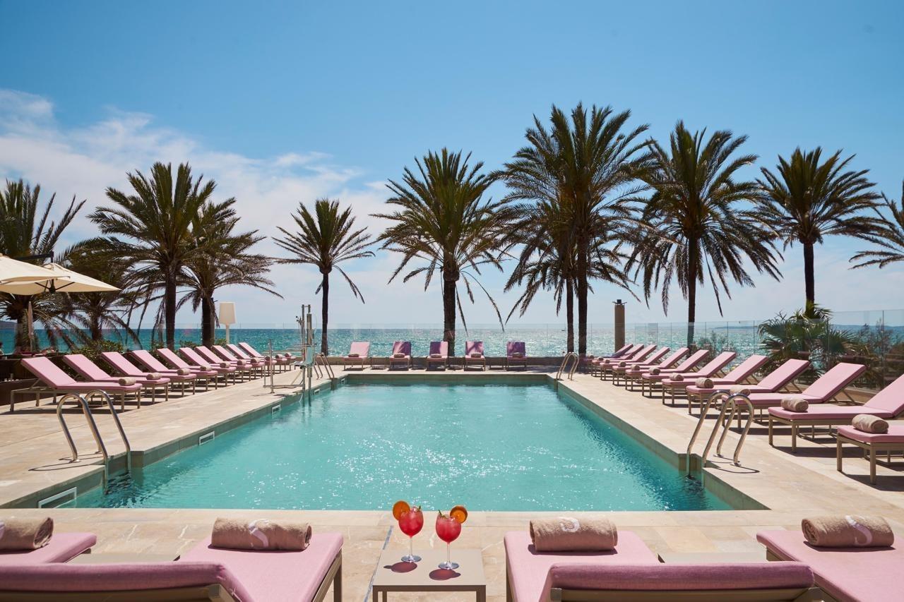 فندق بيور سولت جاروندا - للبالغين فقط بلايا ذي بالما المظهر الخارجي الصورة The pool at the W Hotel in Barcelona