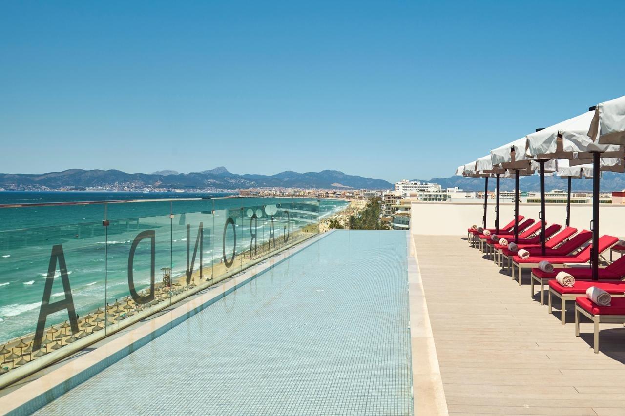 فندق بيور سولت جاروندا - للبالغين فقط بلايا ذي بالما المظهر الخارجي الصورة The rooftop pool at the hotel