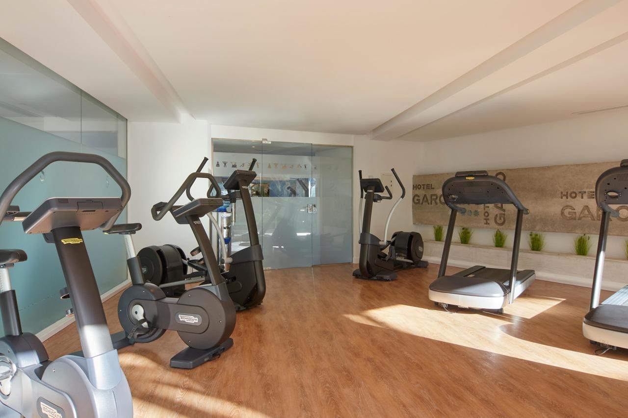 فندق بيور سولت جاروندا - للبالغين فقط بلايا ذي بالما المظهر الخارجي الصورة The gym at the hotel