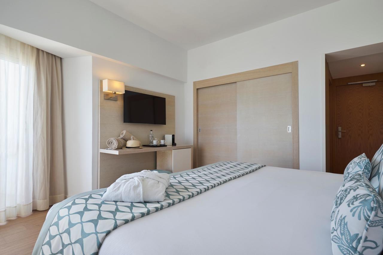فندق بيور سولت جاروندا - للبالغين فقط بلايا ذي بالما المظهر الخارجي الصورة A room at the hotel